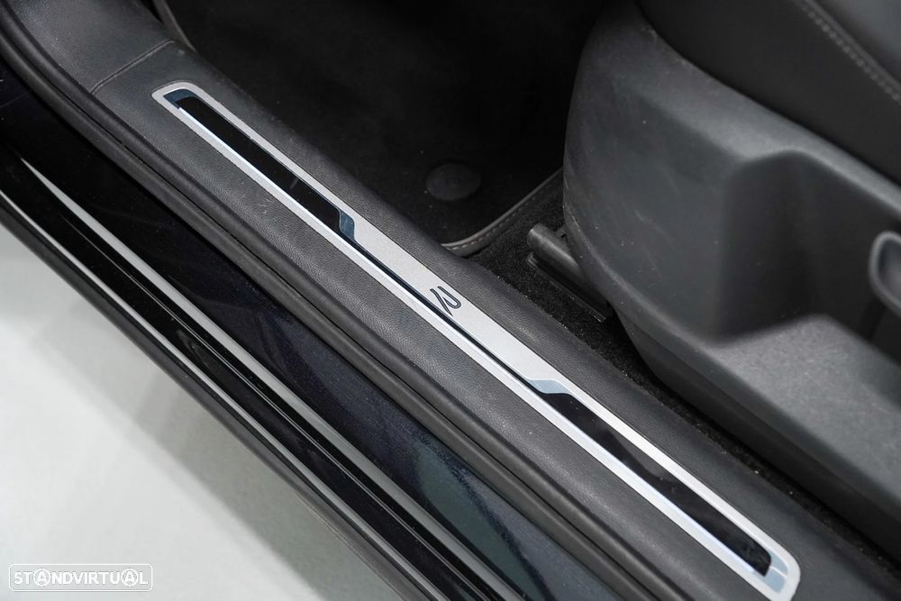 VW Tiguan 2.0 TDI R-Line DSG - 19