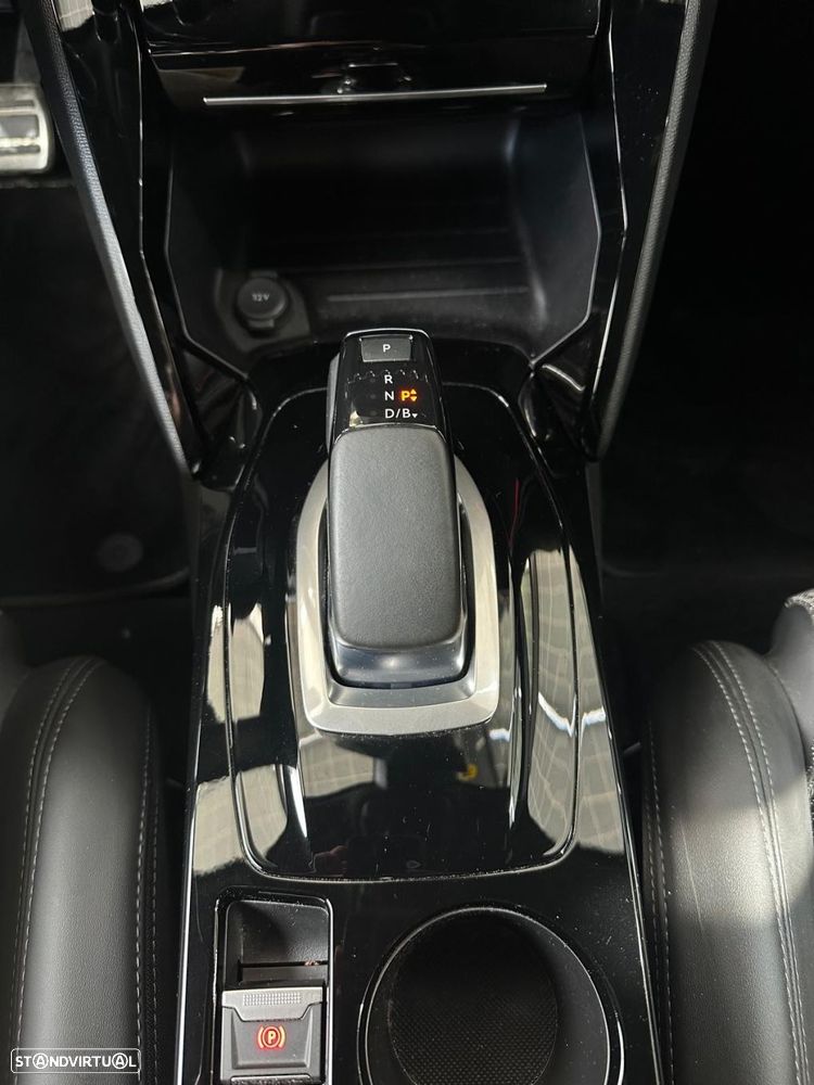 Peugeot e-2008 50 kWh GT - 23