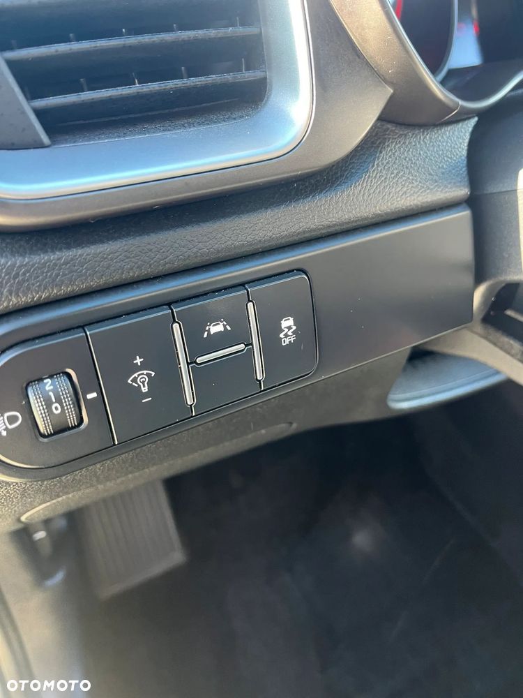 Kia Ceed - 12