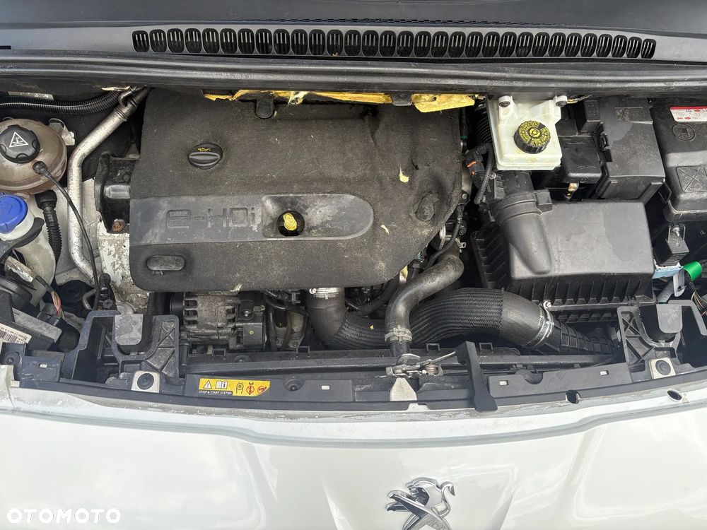 Peugeot 5008 2.0 BlueHDi Allure 7os - 23