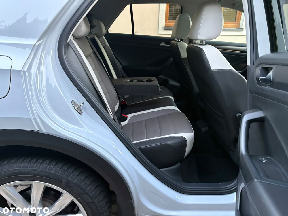 Volkswagen T-Roc - 19