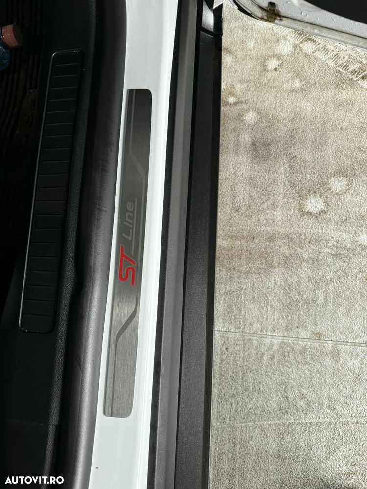 Ford Kuga 2.5 Duratec FWD PHEV ST-Line X - 25