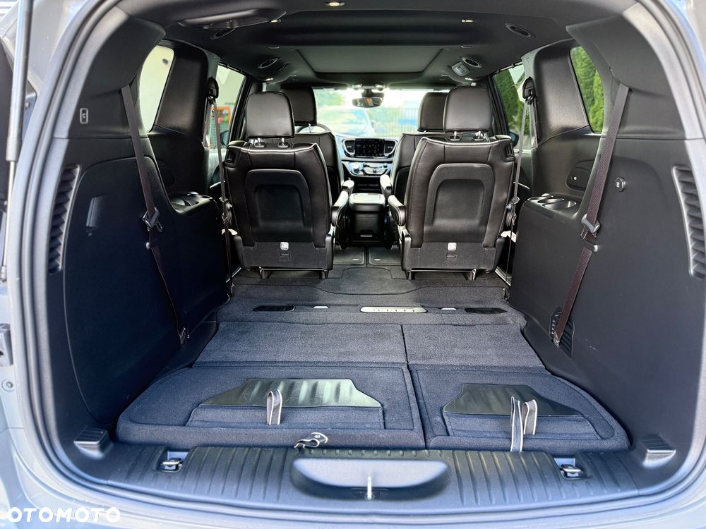 Chrysler Pacifica - 26