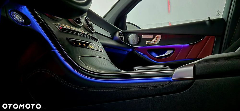 Mercedes-Benz GLC 200 d 4Matic 9G-TRONIC AMG Line Plus - 32