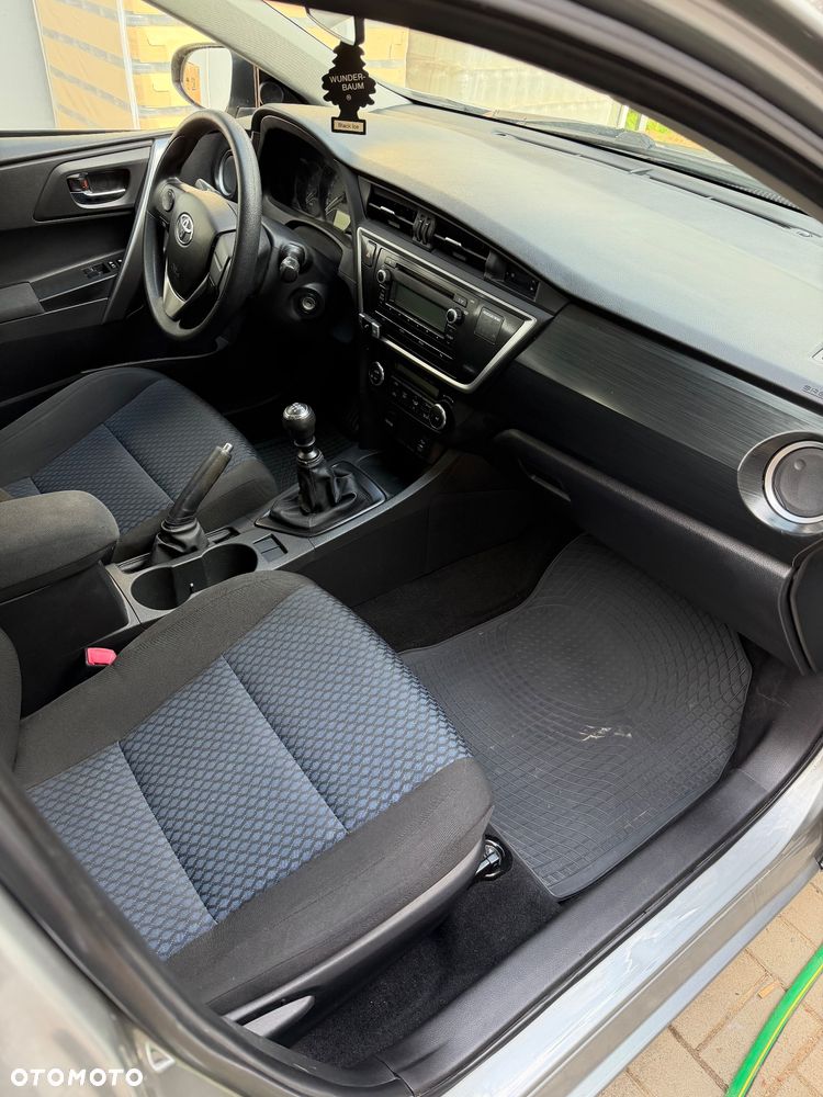 Toyota Auris 1.4 D-4D Active - 19