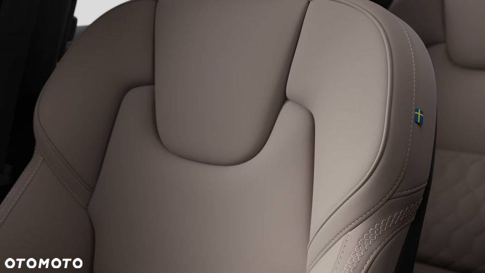 Volvo XC 60 B5 B AWD Plus Dark - 16