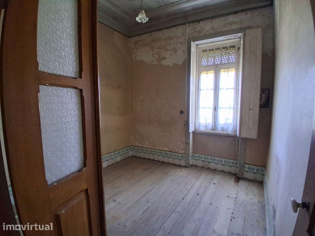 Moradia T5 isolada para restauro, com terreno. - Grande imagem: 5/20