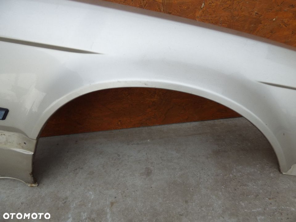 BMW E32 BŁOTNIK PRAWY  PRZÓD - 2