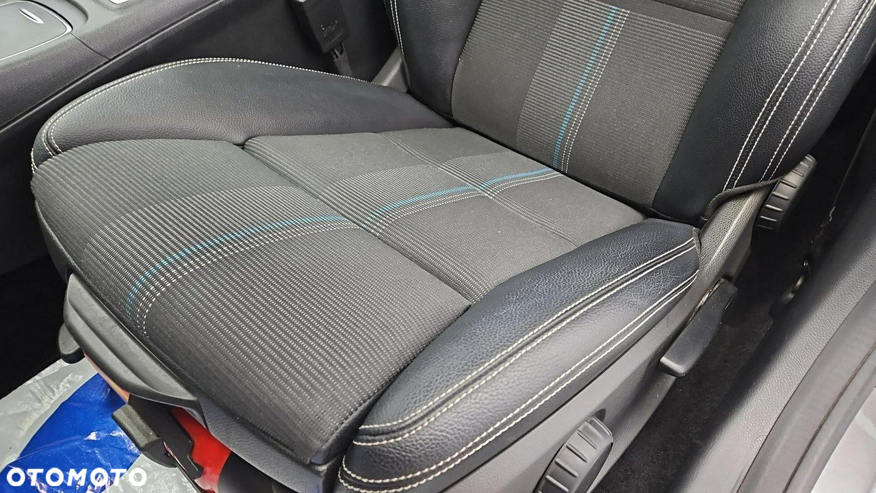 Mercedes-Benz CLA 180 7G-DCT Urban - 12
