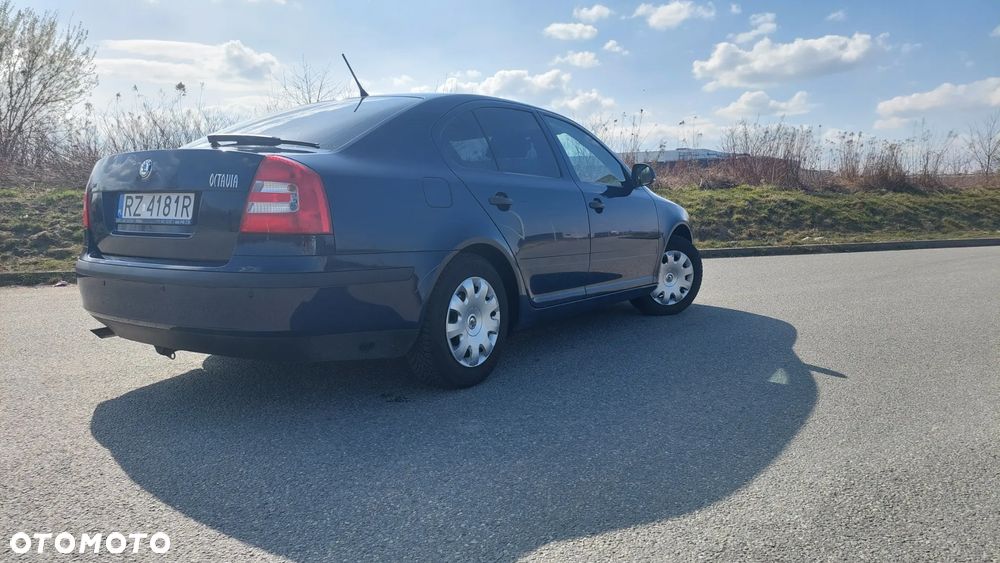 Skoda Octavia 1.6 Tour - 8