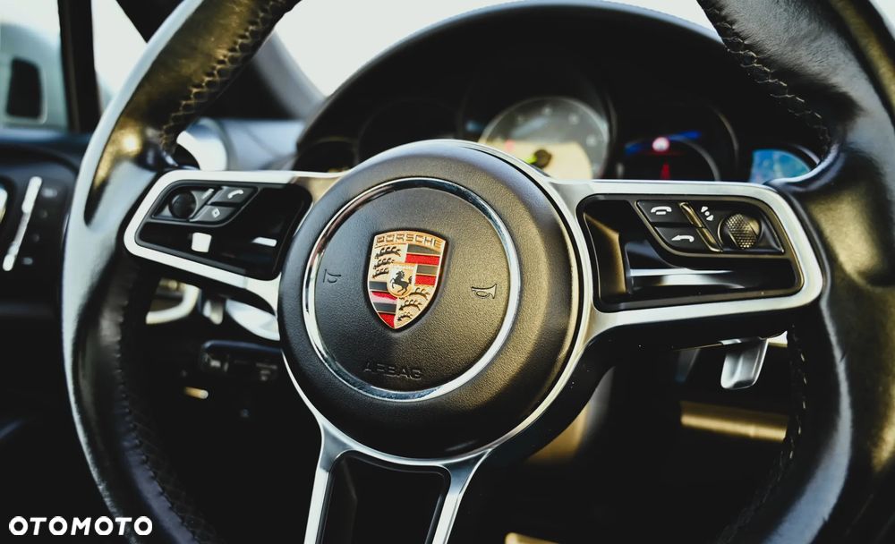 Porsche Cayenne - 24