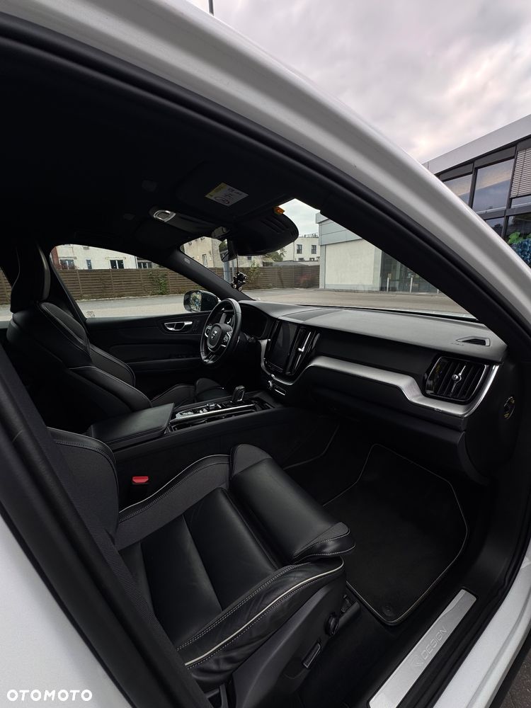 Volvo XC 60 D4 AWD R-Design - 12