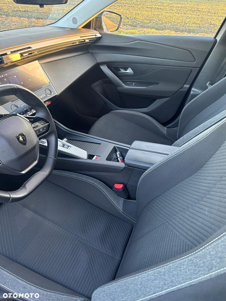 Peugeot 308 BlueHDi 130 EAT8 Style - 23