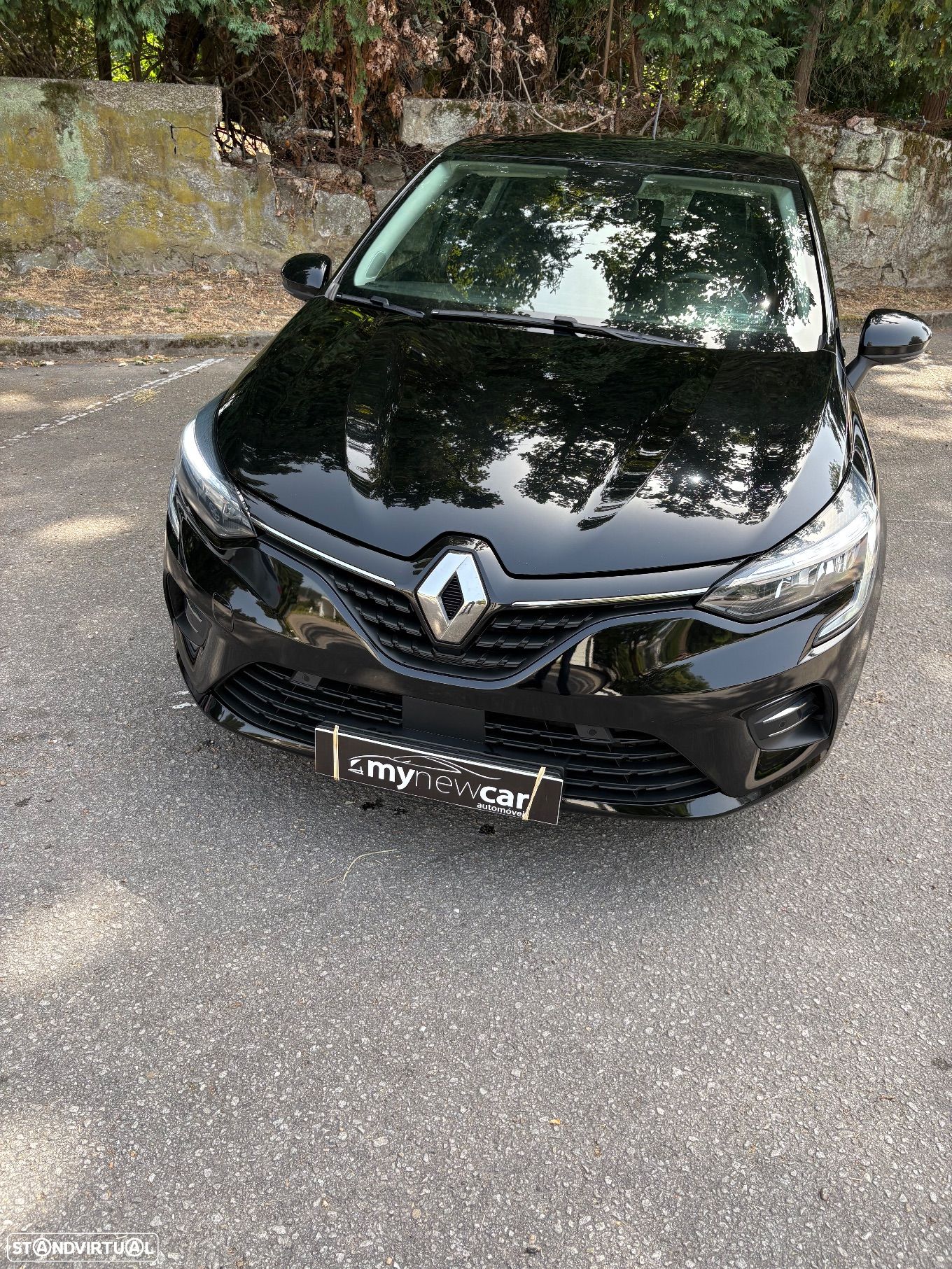 Renault Clio 1.6 E-Tech Exclusive - 1