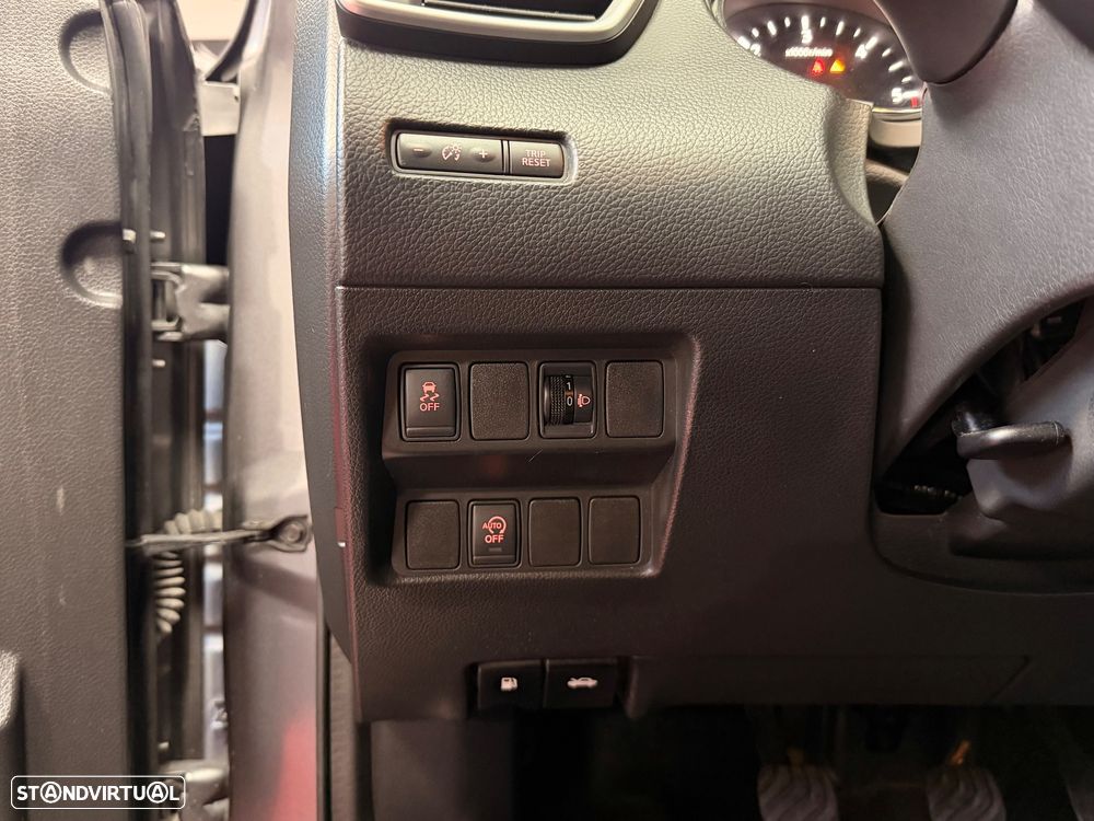 Nissan Qashqai 1.5 dCi N-Connecta 18 - 20