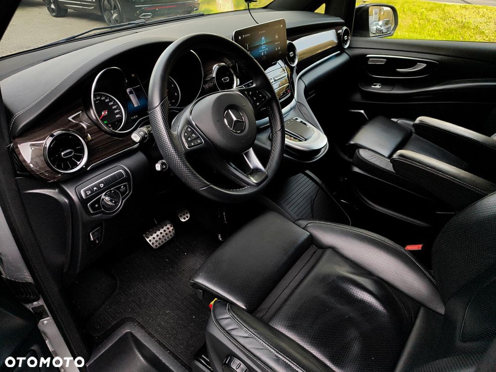 Mercedes-Benz Klasa V - 11