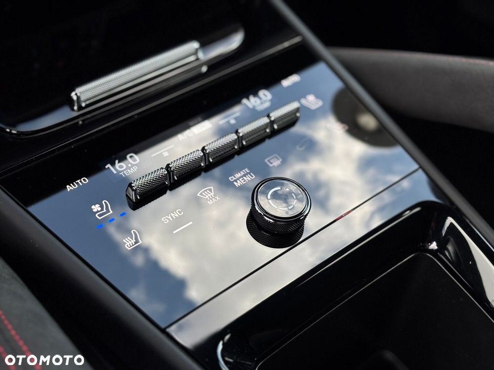 Porsche Cayenne - 24
