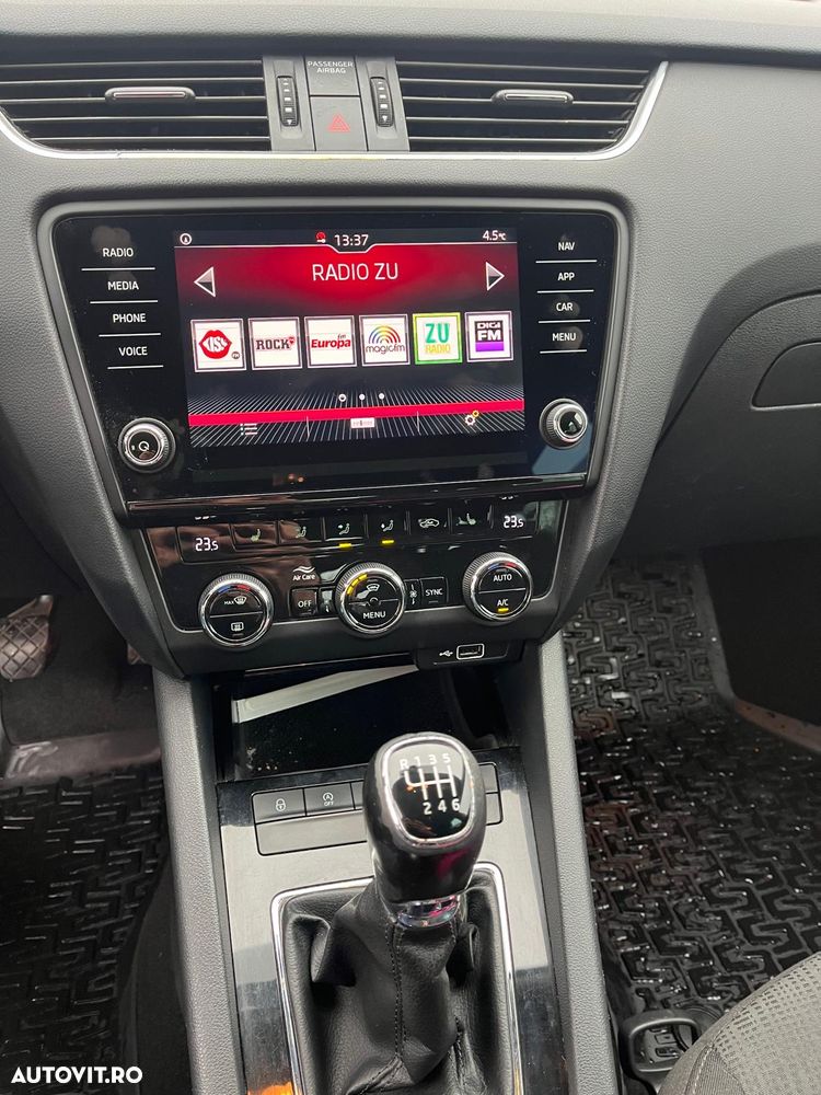 Skoda Octavia 2.0 TDI Style - 7