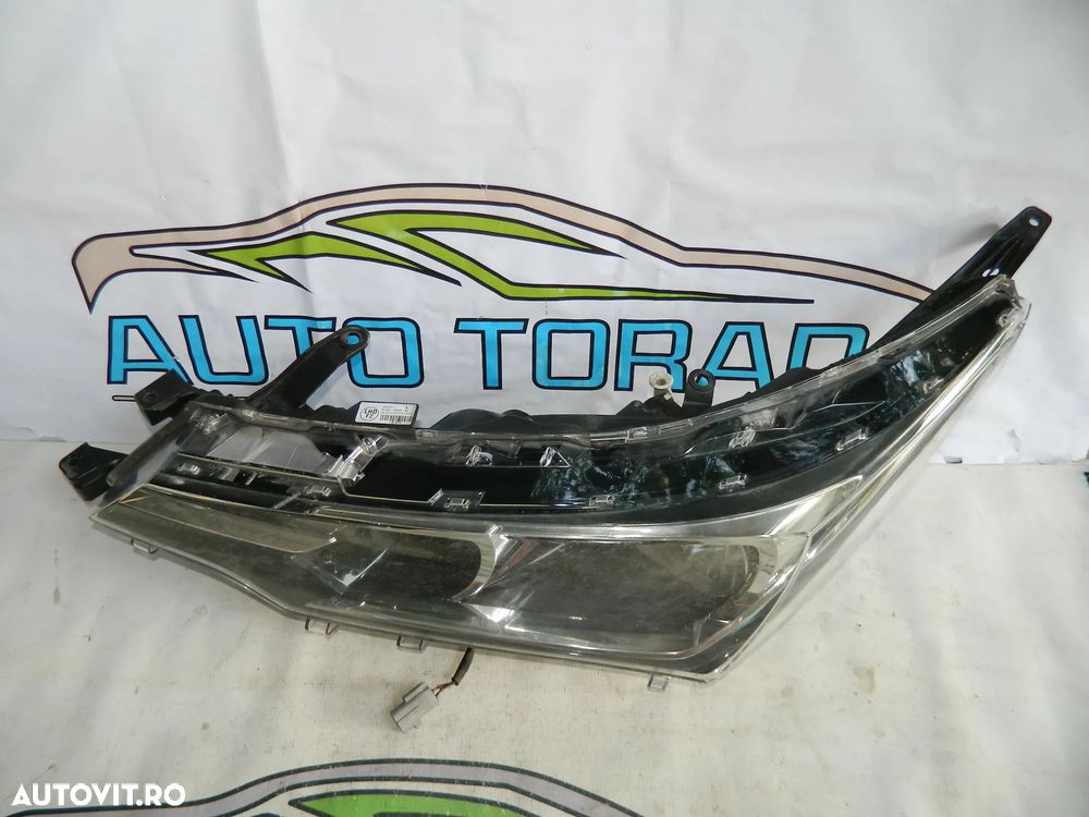 Far stanga halogen Toyota Corolla E170 [facelift] model 2015 - 2020 cod 81150-02L50-00 - 3