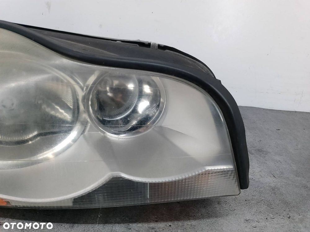 LAMPA PRZÓD PRAWA XENON VOLVO XC90 ( 02-14 ) 30678187 89009435 - 3