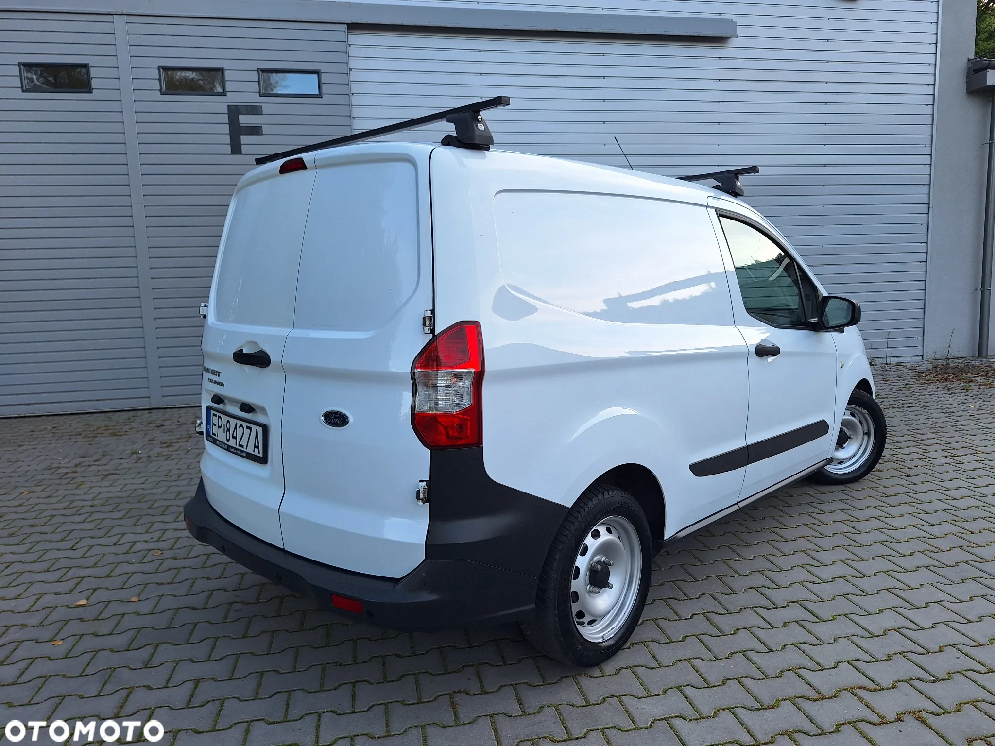 Ford Transit Courier - 16
