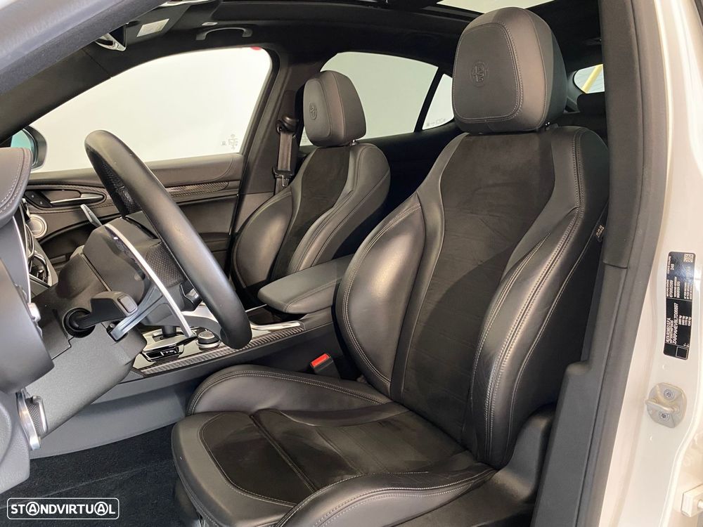 Alfa Romeo Stelvio 2.9 T Quadrifoglio AT8 Q4 - 13