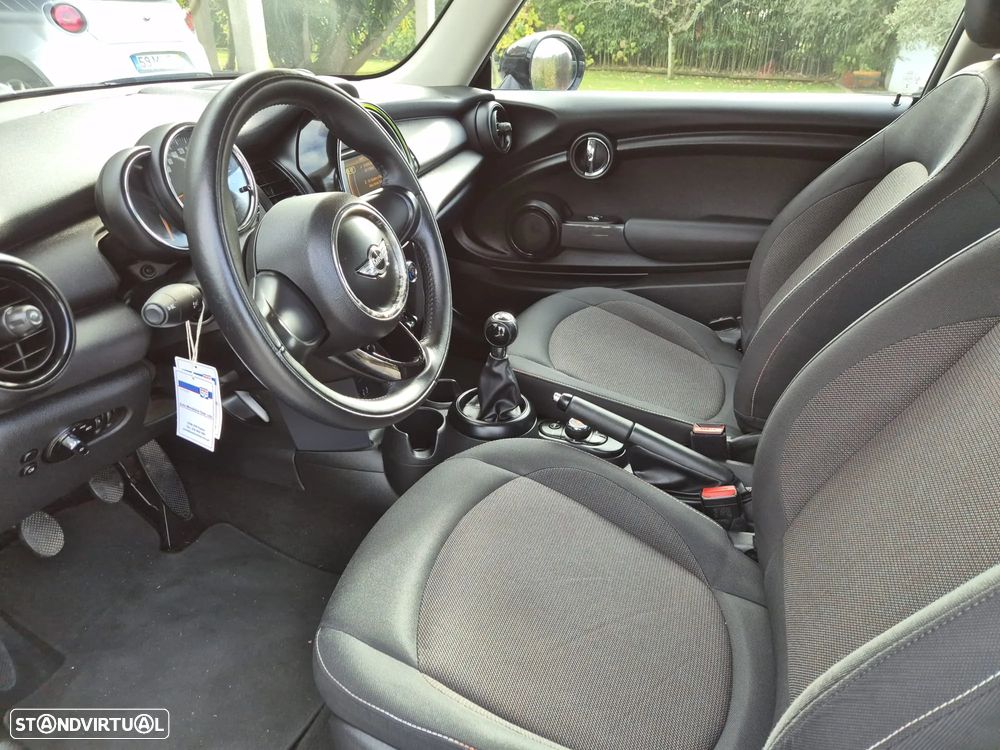 MINI 3 Portas One D - 17