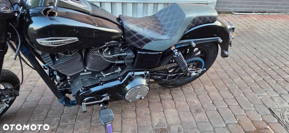 Harley-Davidson Dyna Street Bob - 16