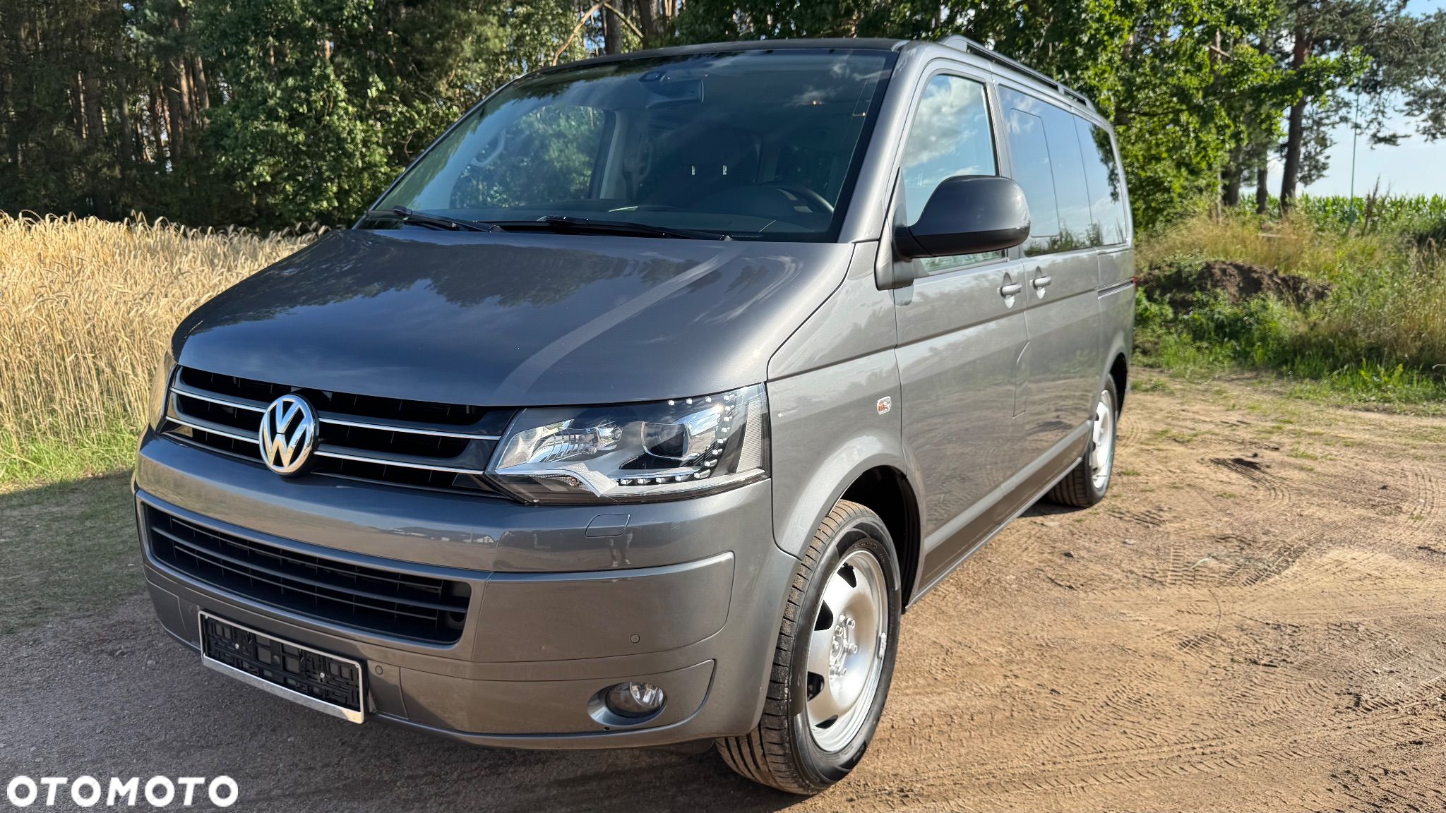 Volkswagen Multivan - 1