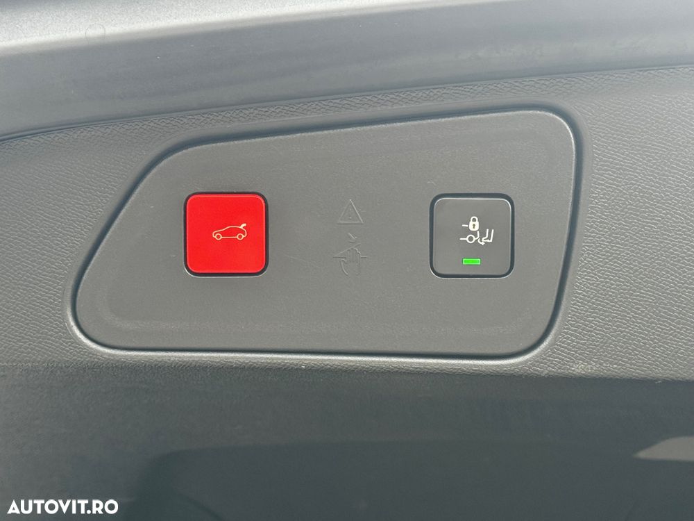 Peugeot 3008 PHEV 225 EAT8 GT - 32