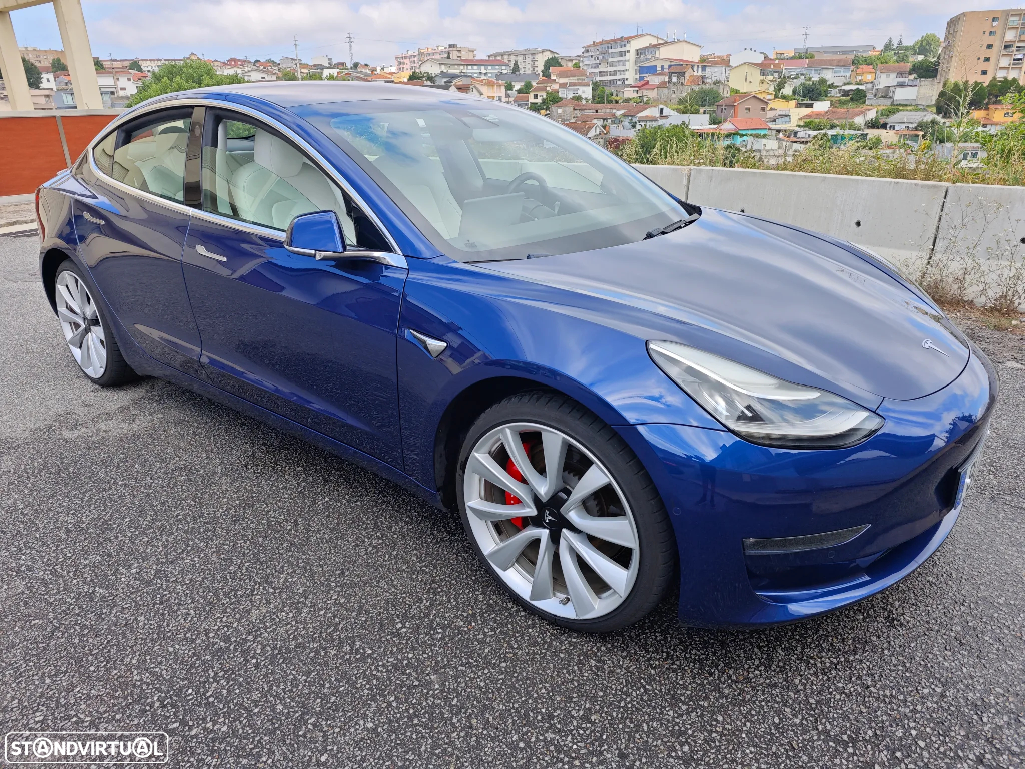 Tesla Model 3 Long Range AWD Dual Motor Performance - 4