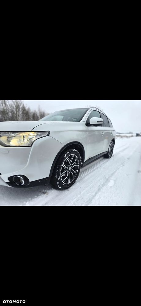 Mitsubishi Outlander 2.0 Instyle + 4WD CVT - 2