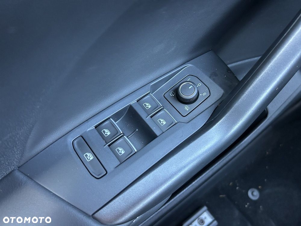 Volkswagen T-Cross - 23