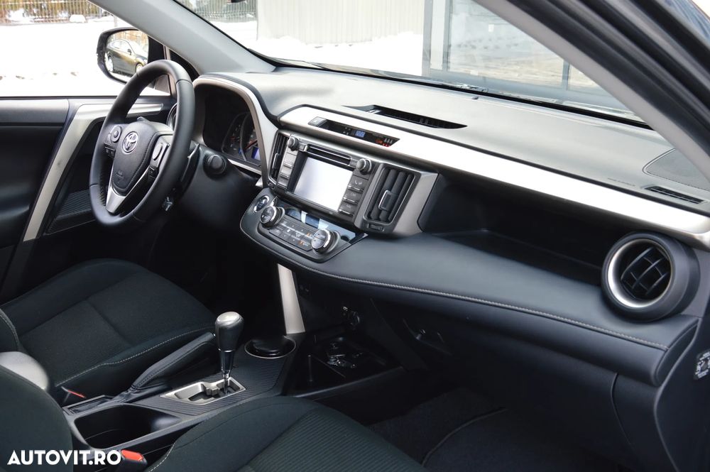 Toyota RAV4 2.2 D-4D 4x4 Automatik Edition - 18