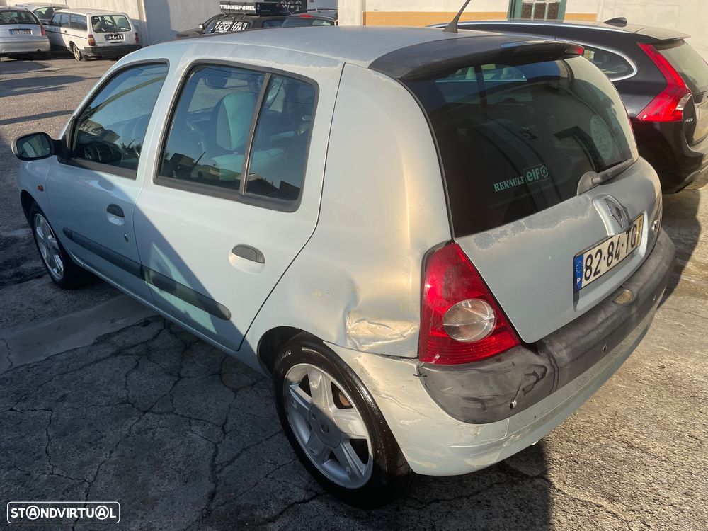Renault Clio 1.2 16V Extreme - 11