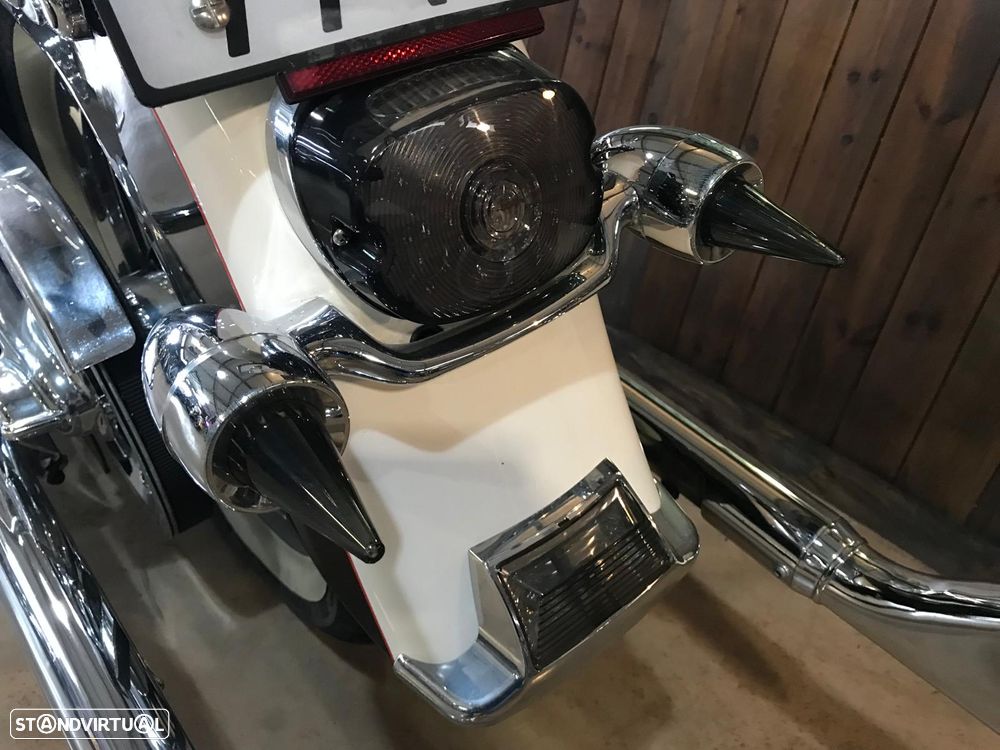 Harley-Davidson Softail Deluxe Chicano Vicla - 18