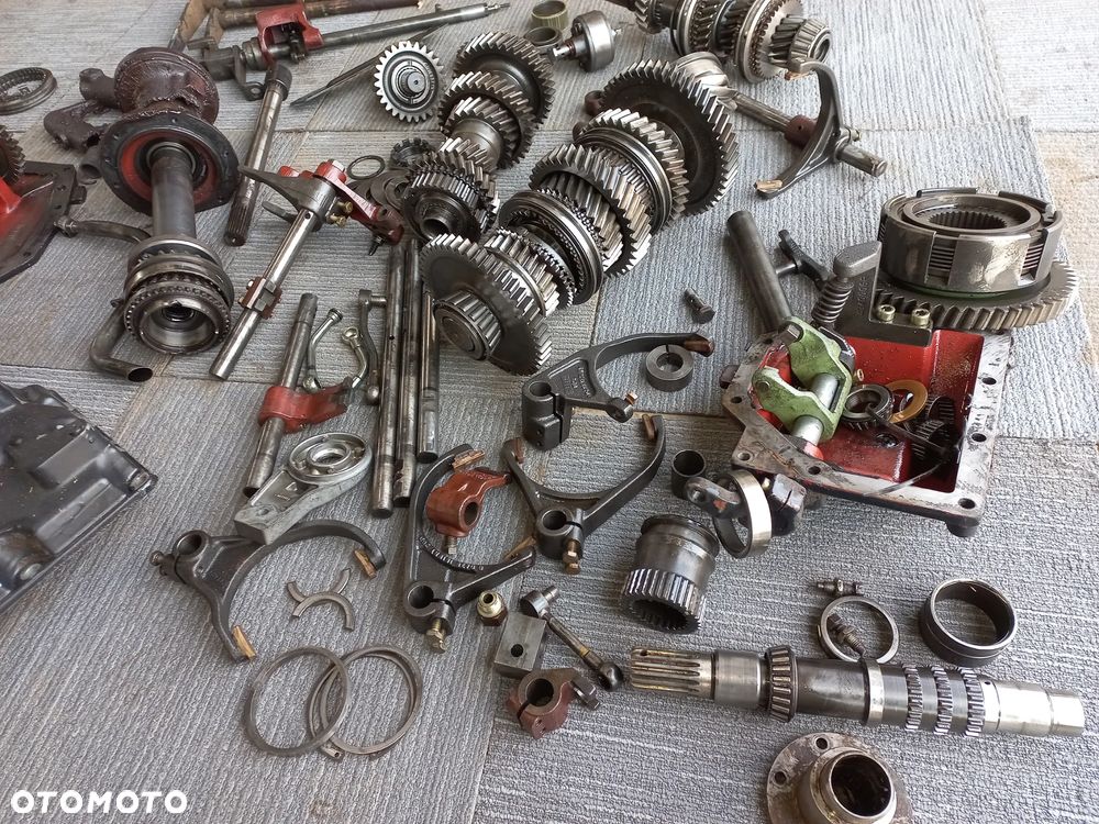 Części Deutz Agroprima,Agroxstra,Agrostar DX 4.31,4.51,4.30,4.50,4.61,4.68,4.71,4.78,wałek,koło zębate,synchronizator,obudowa,skrzynia biegów 4387322,przystawka napędu,atak,pompa,kabina,most,zwolnica,podnosnik - 5