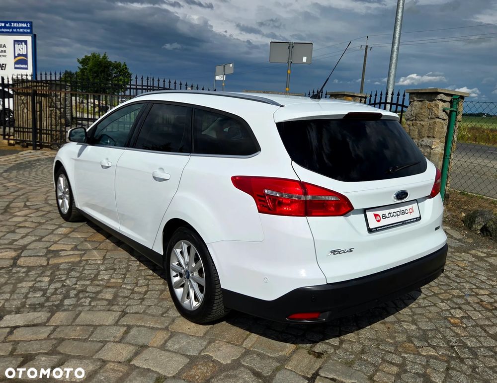 Ford Focus 1.0 EcoBoost Titanium - 4
