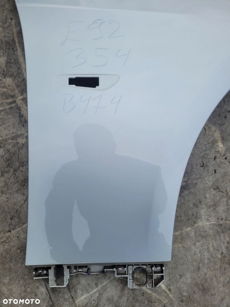 BŁOTNIK PRAWY PRZÓD PRZEDNI BMW E92 E93 354 TITANSILBER B474 - 2