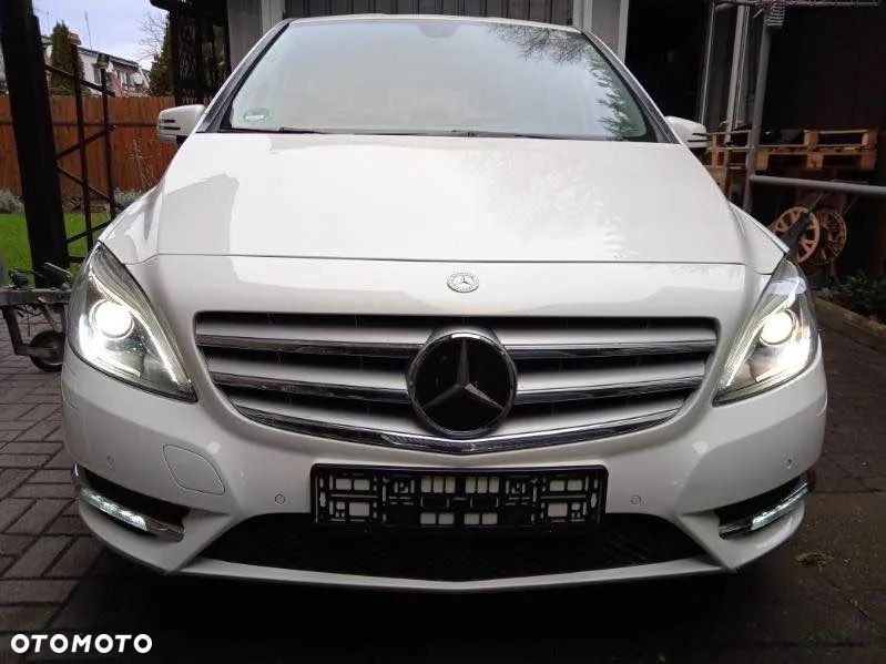 Mercedes-Benz Klasa B 180 (BlueEFFICIENCY) - 1