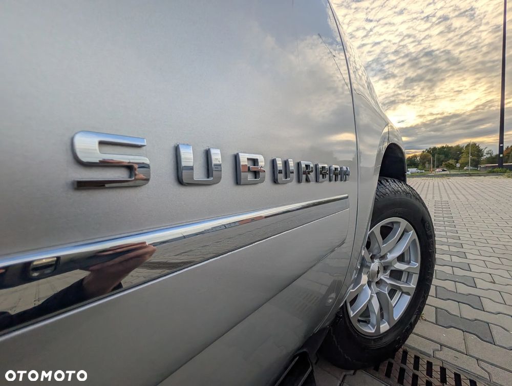 Chevrolet Suburban - 22