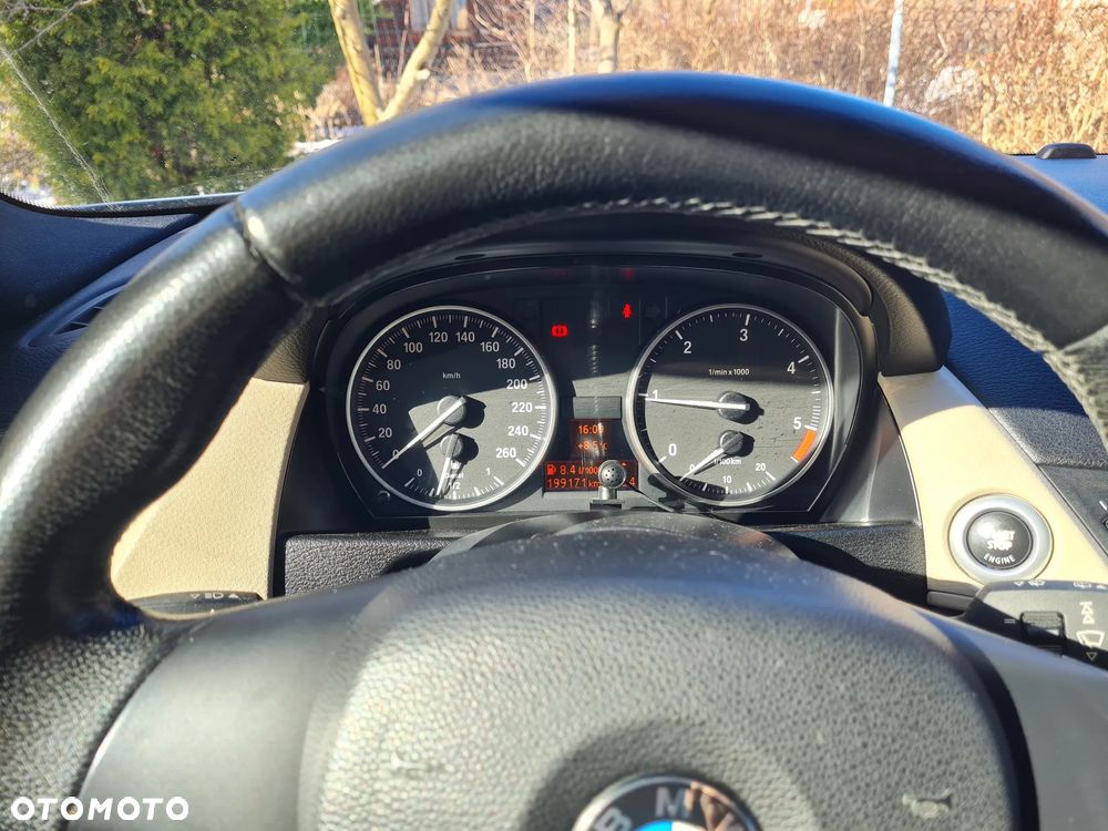 BMW X1 xDrive20d - 11