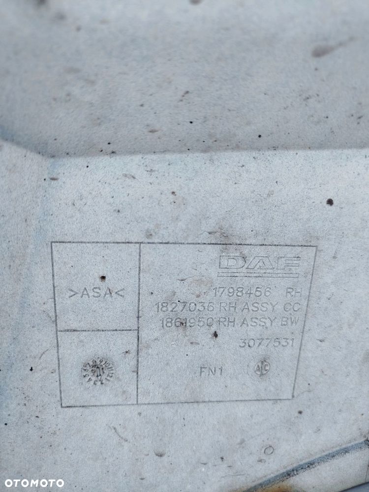 OBUDOWA POSZYCIE REFLEKTORA LAMPY PRAWE DAF 106 LIFT - 5