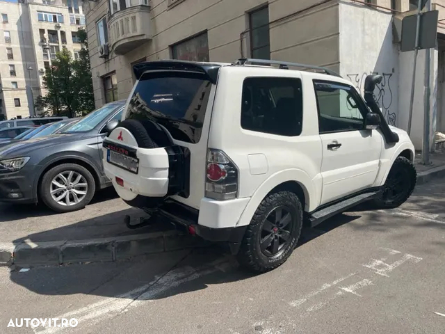 Mitsubishi Pajero 3.2 DI-D Dakar - 3