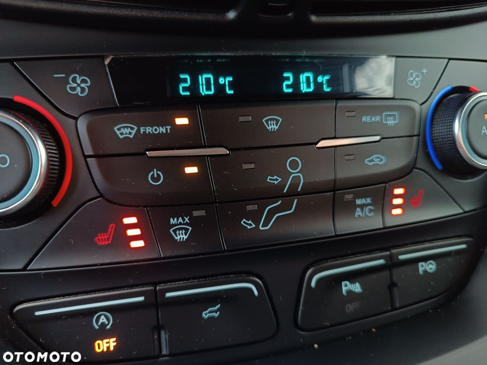 Ford Kuga - 27