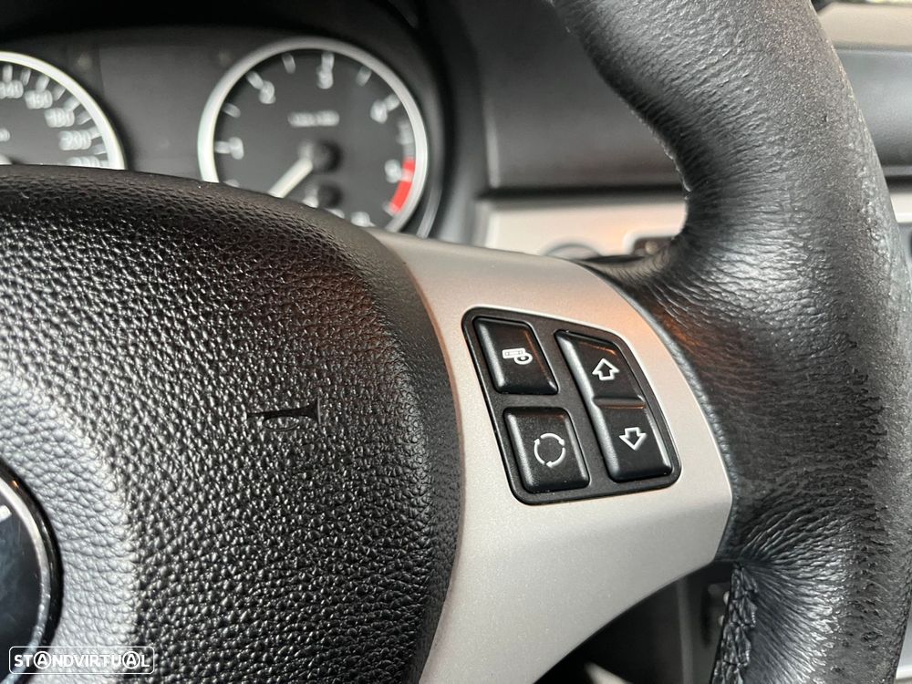 BMW 320 d EfficientDynamics - 22