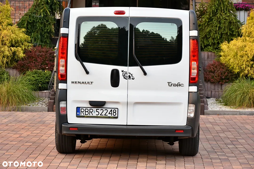 Renault Trafic 2.0 dCi 115 Passenger FAP L2H1 Expression - 16