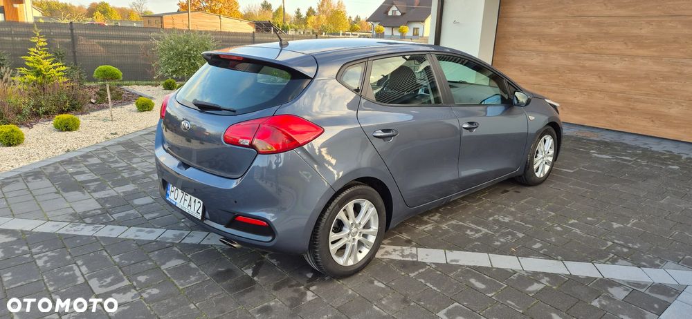Kia Ceed - 10