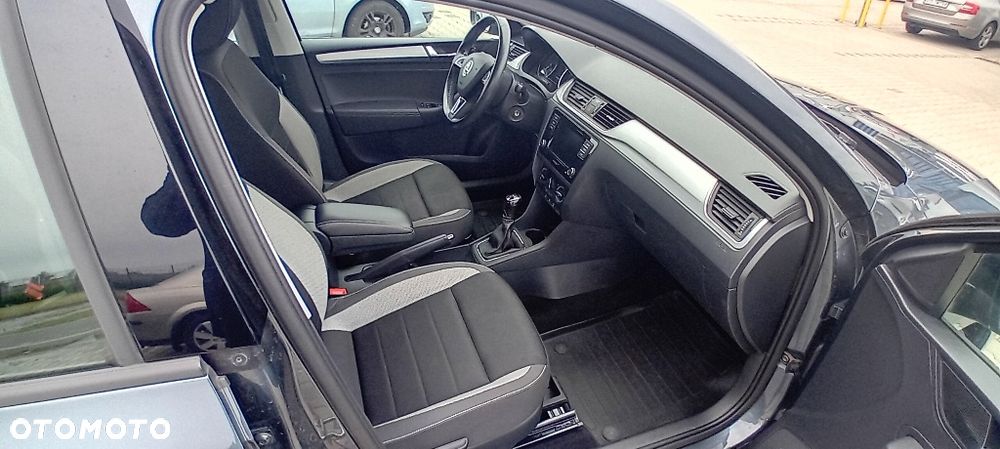 Skoda RAPID 1.4 TDI DPF Ambition - 17