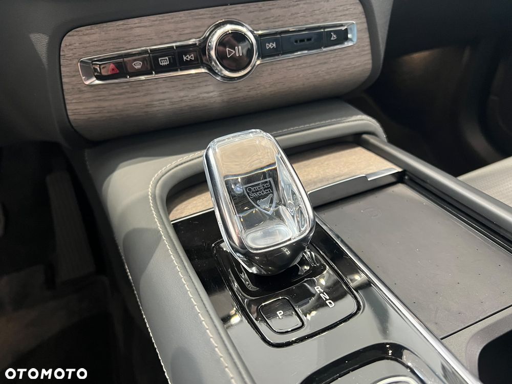Volvo XC 90 B5 D AWD Ultimate Dark 7os - 25